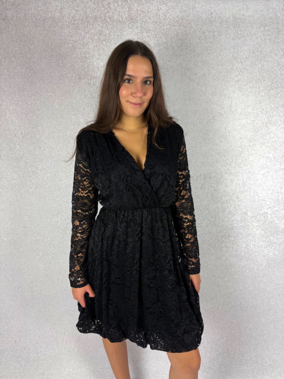 Sukienka Kopertowa Koronkowa Czarna LEJSI Elegancka – zdjęcie 3