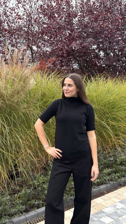 Sweterek Golf z Krótkim Rękawkiem Czarny GOFINO, Mięciutki – zdjęcie 3
