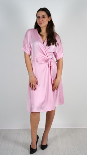 Sukienka Kopertowa Satynowa Różowa SEKRITA V2.1.JPG