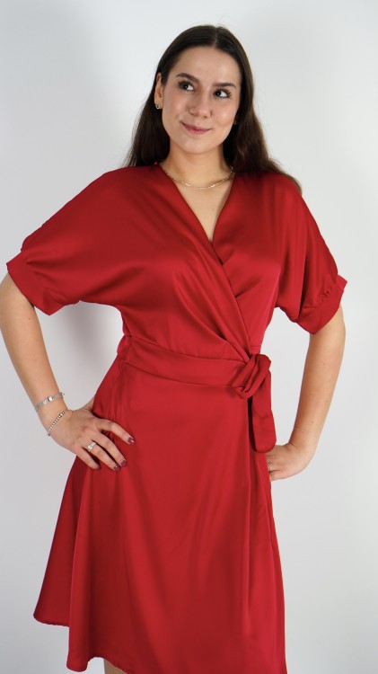 Sukienka Kopertowa Satynowa Czerwona SEKRITA V4.3.JPG