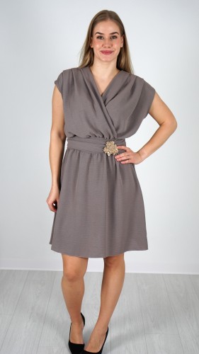Sukienka z Ozdobną Klamrą Brązowa PERIONA V4.1.JPG