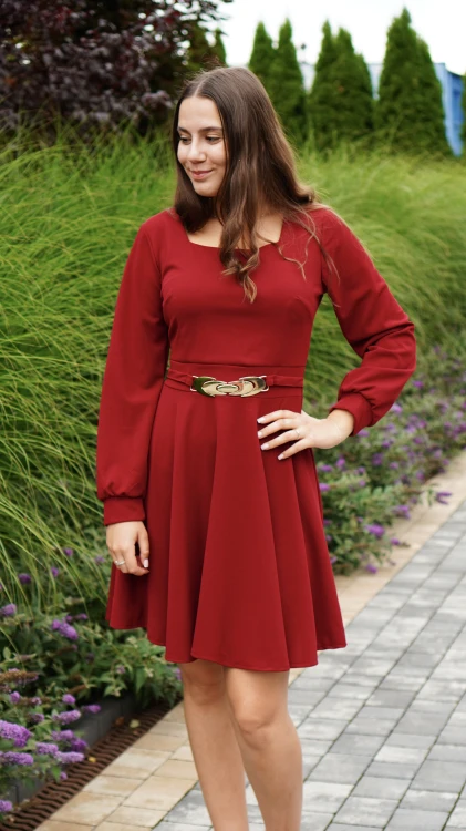 Sukienka ze Złotą Klamrą Bordowa KETIO V1.5.JPG