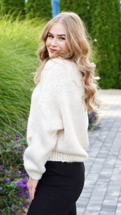Sweter Damski Oversize Śmietankowy PIRIA V3.3.JPG